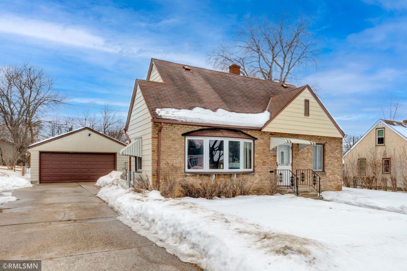 1688 3rd St E, Saint Paul, MN 55106