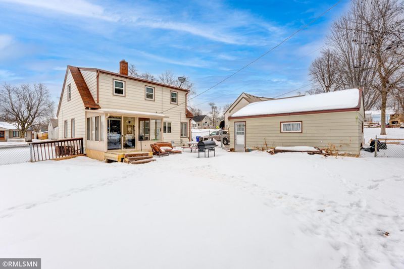 1688 3rd St E, Saint Paul, MN 55106