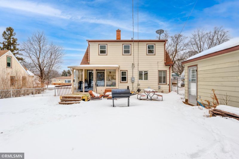 1688 3rd St E, Saint Paul, MN 55106
