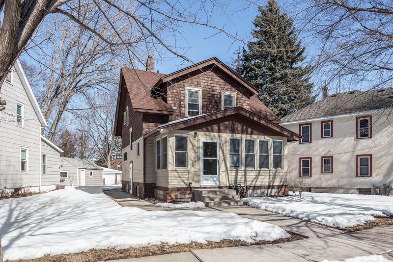 2081 Roblyn Ave, Saint Paul, MN 55104