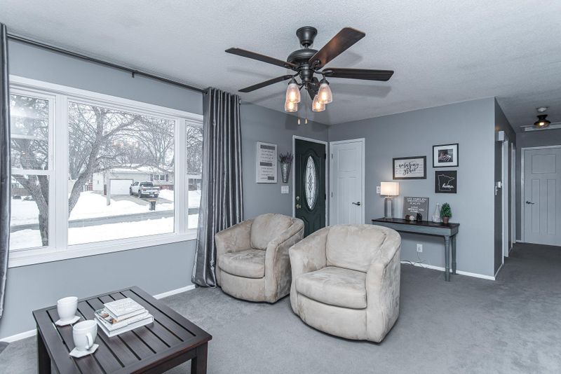 505 7th St NE, Stewartville, MN 55976