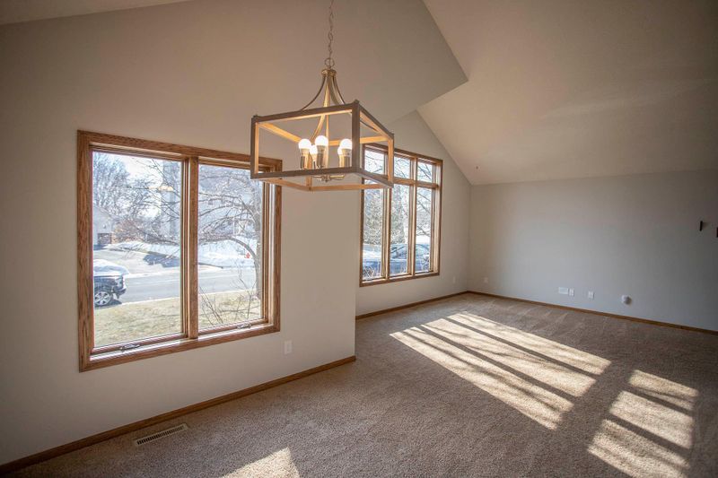 4401 Livingston Dr, Eagan, MN 55123