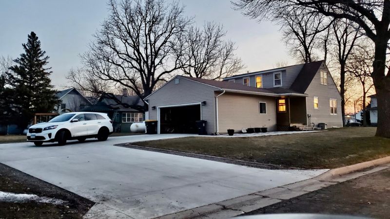 401 Prospect St, Milroy, MN 56263