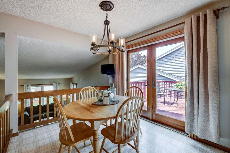 1373 Willow Creek Ln, Shoreview, MN 55126