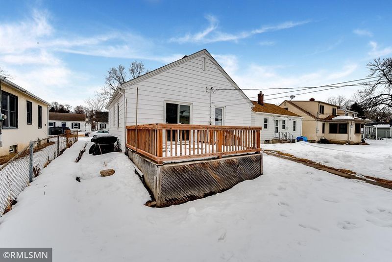 1986 Hawthorne Ave E, Saint Paul, MN 55119