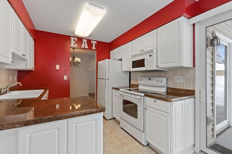 14421 Fairway Dr, Eden Prairie, MN 55344