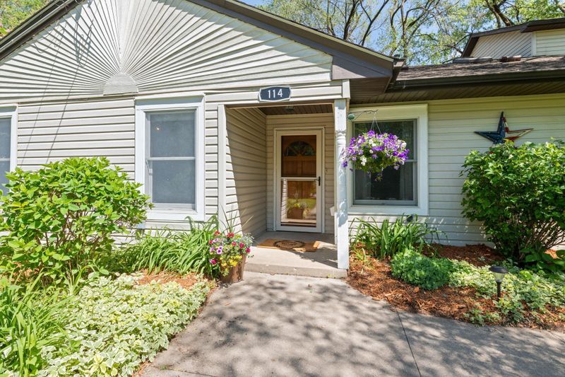 114 W 92nd St, Bloomington, MN 55420