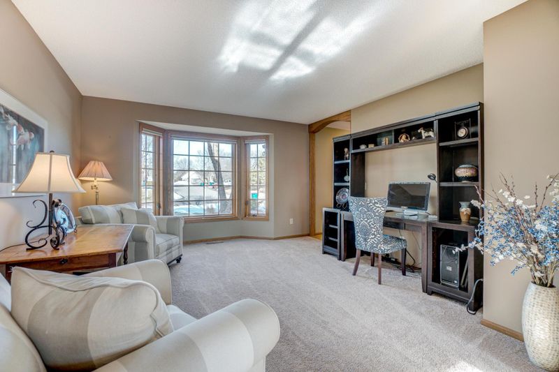 2079 Wallingford Ln, Woodbury, MN 55125