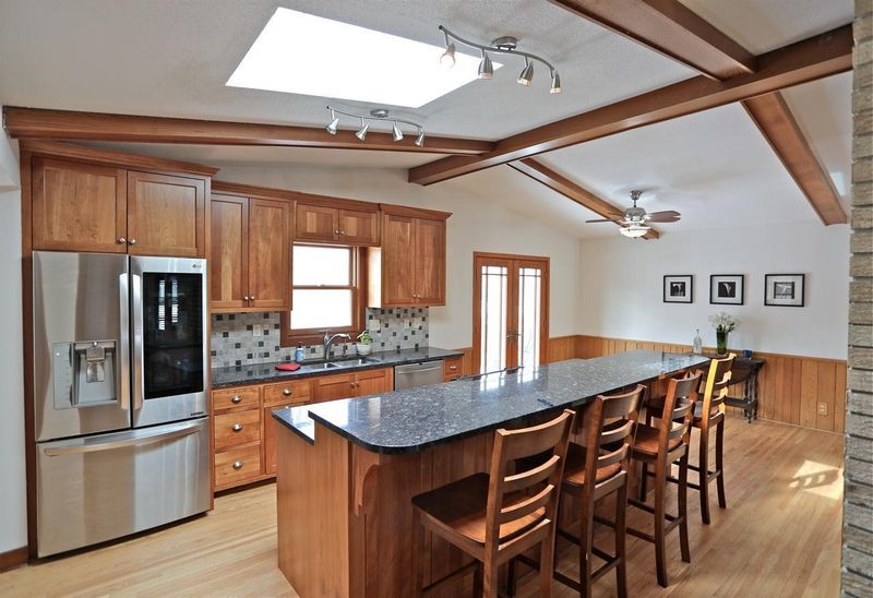 3025 Woodlark Ln, Eagan, MN 55121