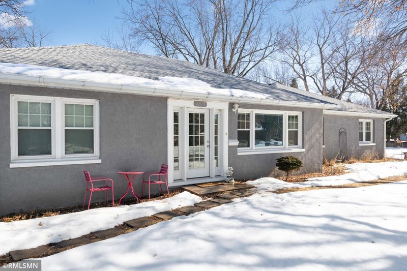 8915 Colfax Ave S, Bloomington, MN 55420
