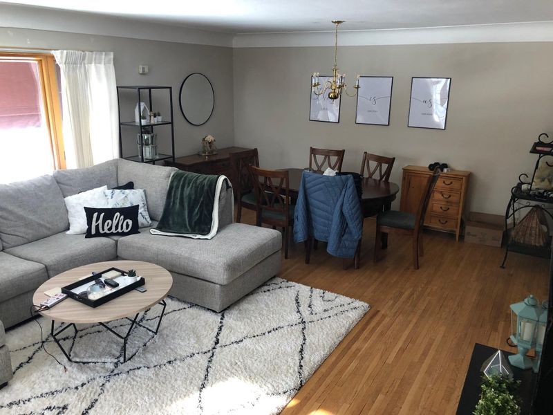 2523 Maple Ln, Roseville, MN 55113