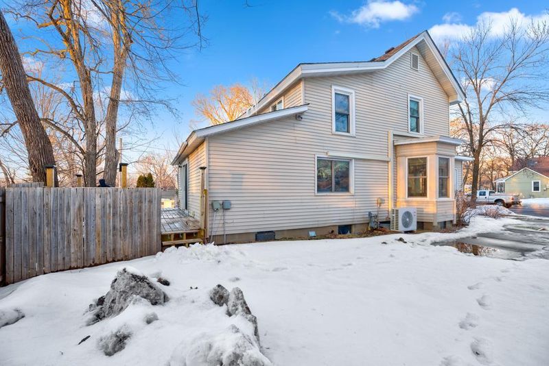 526 8th Ave NW, Faribault, MN 55021