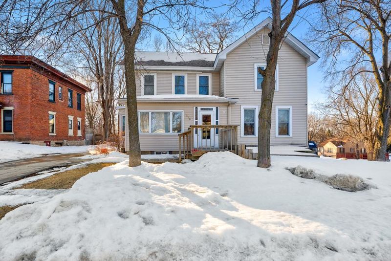 526 8th Ave NW, Faribault, MN 55021