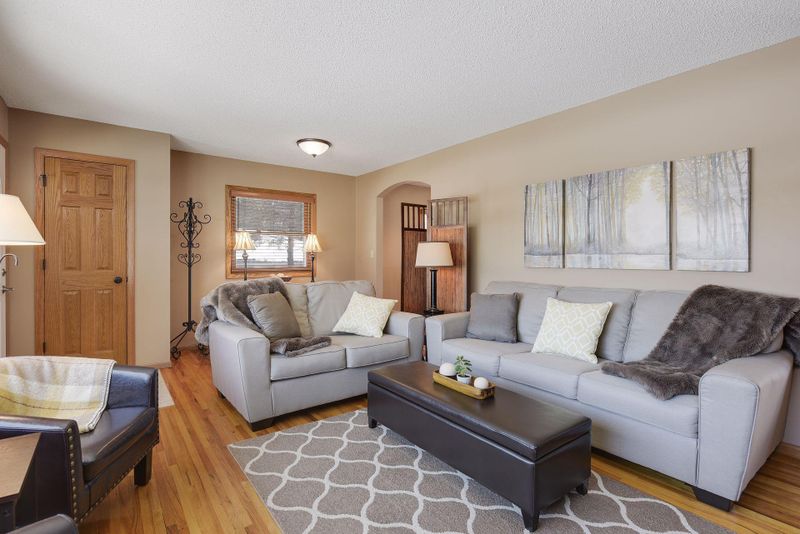 5020 Birch Rd, Minnetonka, MN 55345