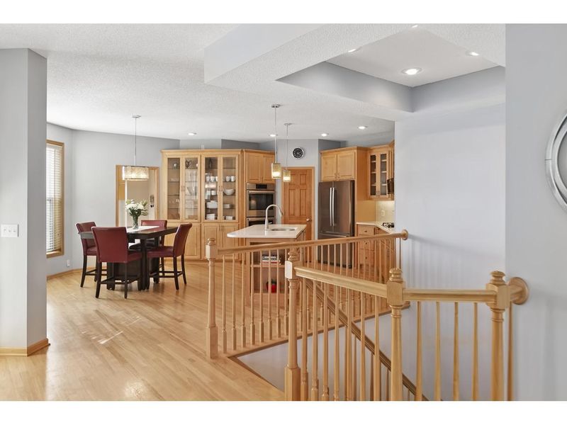 18668 Farmstead Cir, Eden Prairie, MN 55347