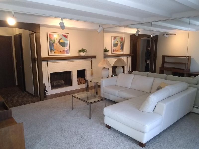 6115 Lincoln Dr #151, Edina, MN 55436