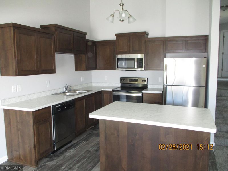 1413 Riverpointe Rd, Watertown, MN 55388