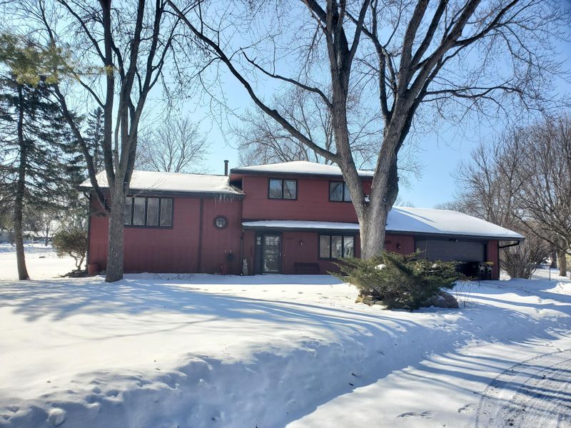 3402 E 125th St, Burnsville, MN 55337