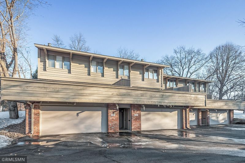 10331 Scarborough Rd, Bloomington, MN 55437