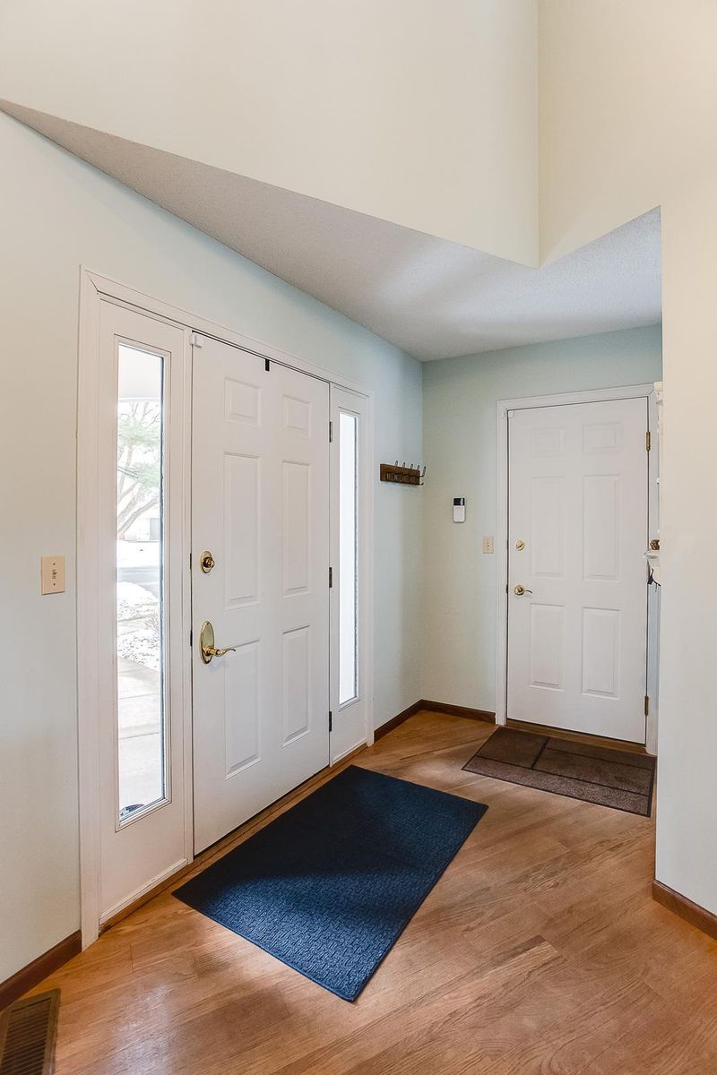4589 Galtier St, Shoreview, MN 55126