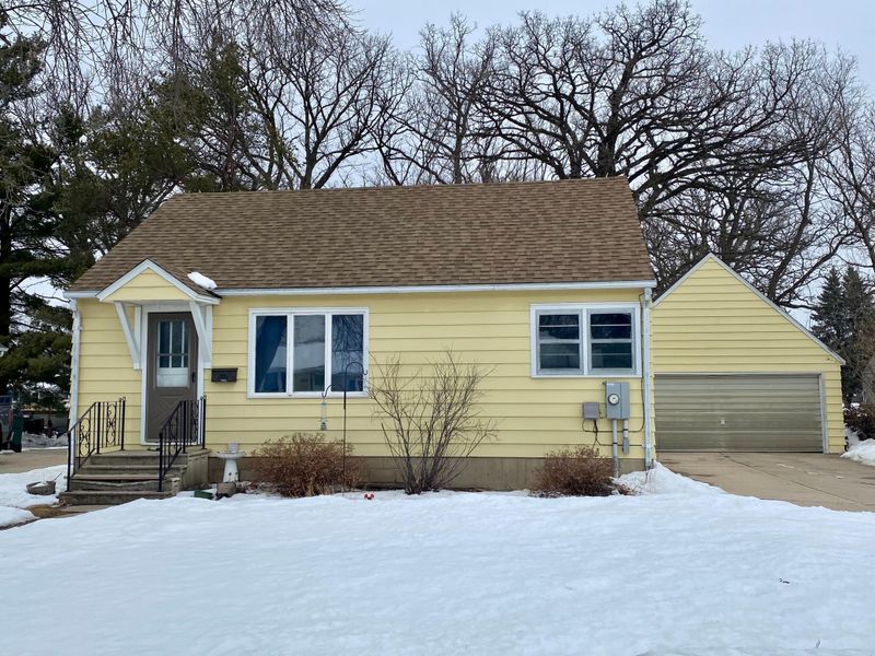 2009 E Oakland Ave, Austin, MN 55912