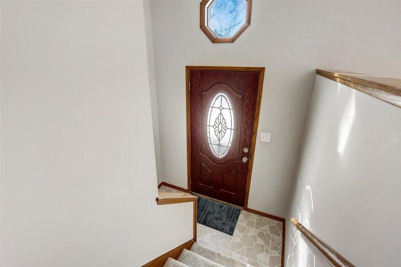 9313 Oakland Ave S, Bloomington, MN 55420