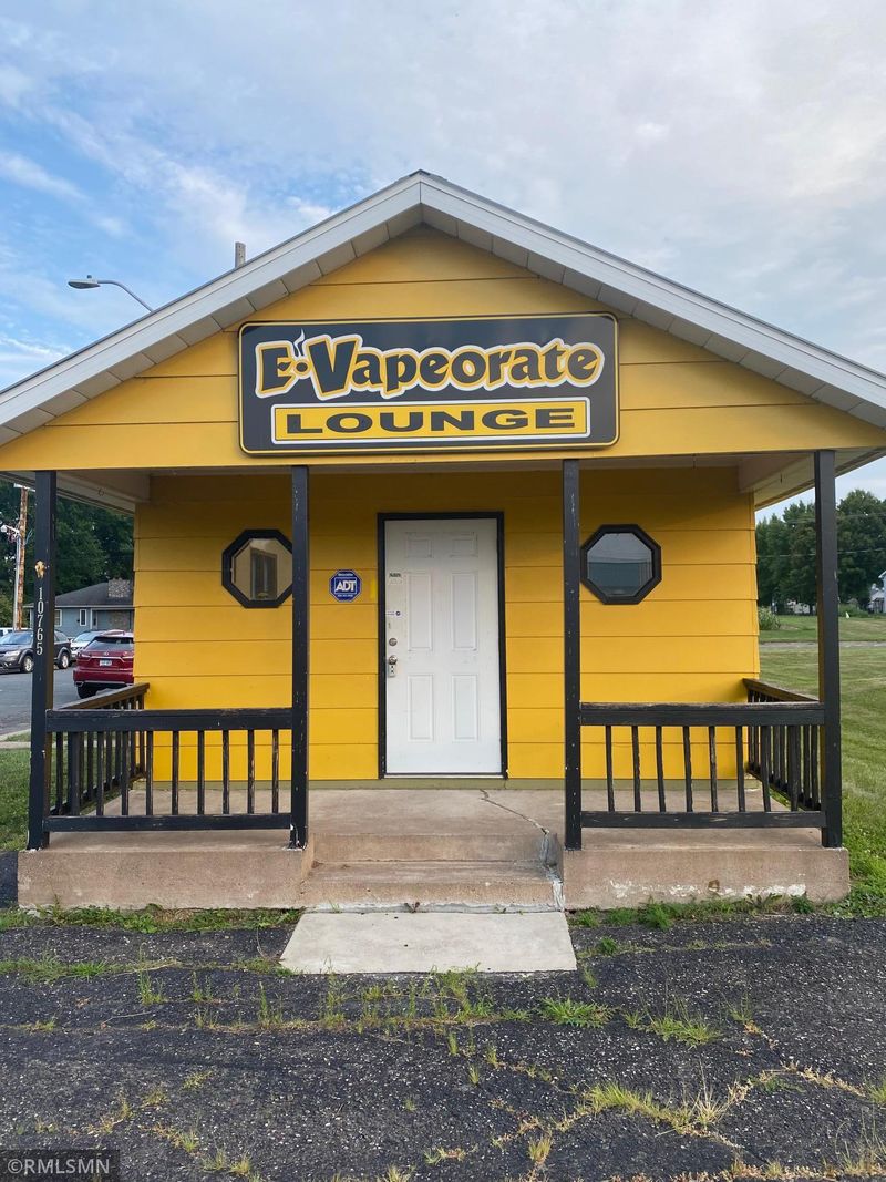 10765 Lake Blvd, Chisago City, MN 55013