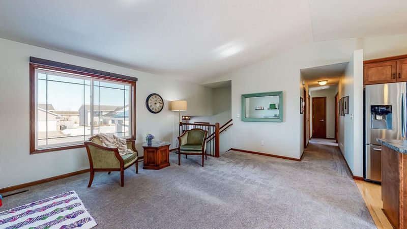5378 Castleview Dr NW, Rochester, MN 55901