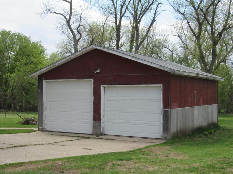 309 Lafayette Ave S, Fulda, MN 56131