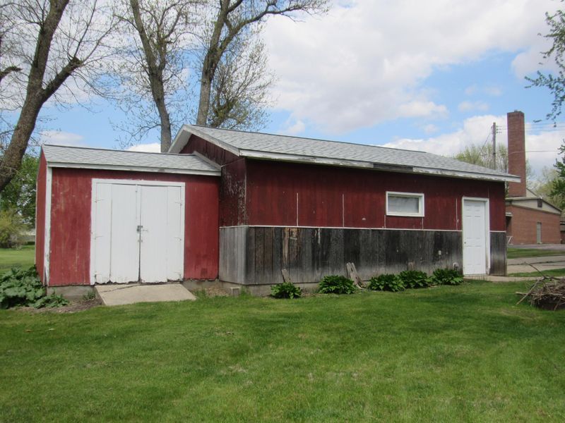 309 Lafayette Ave S, Fulda, MN 56131