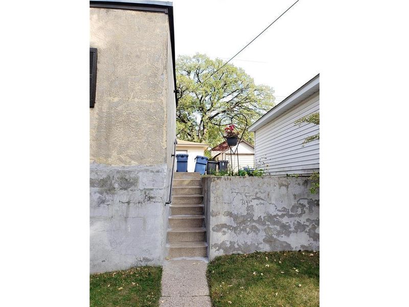 4247 Cedar Ave S, Minneapolis, MN 55407