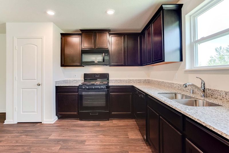 1061 White Tail Ln, Montrose, MN 55363