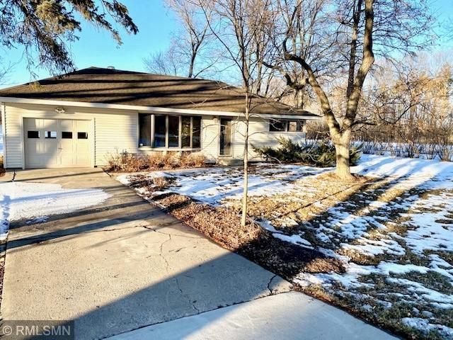 551 27th St N, Sartell, MN 56377