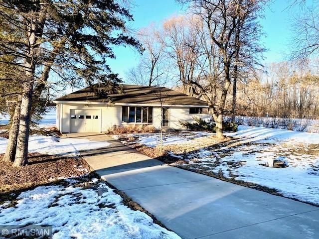 551 27th St N, Sartell, MN 56377