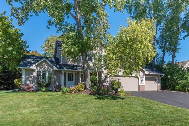 100 Interlachen Rd, Burnsville, MN 55306