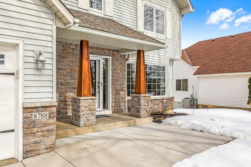 8788 Acadia Rd, Woodbury, MN 55125