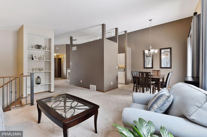 5431 Sanibel Dr, Minnetonka, MN 55343
