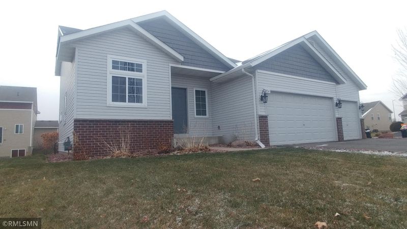 254 Dongola Ln, Shakopee, MN 55379