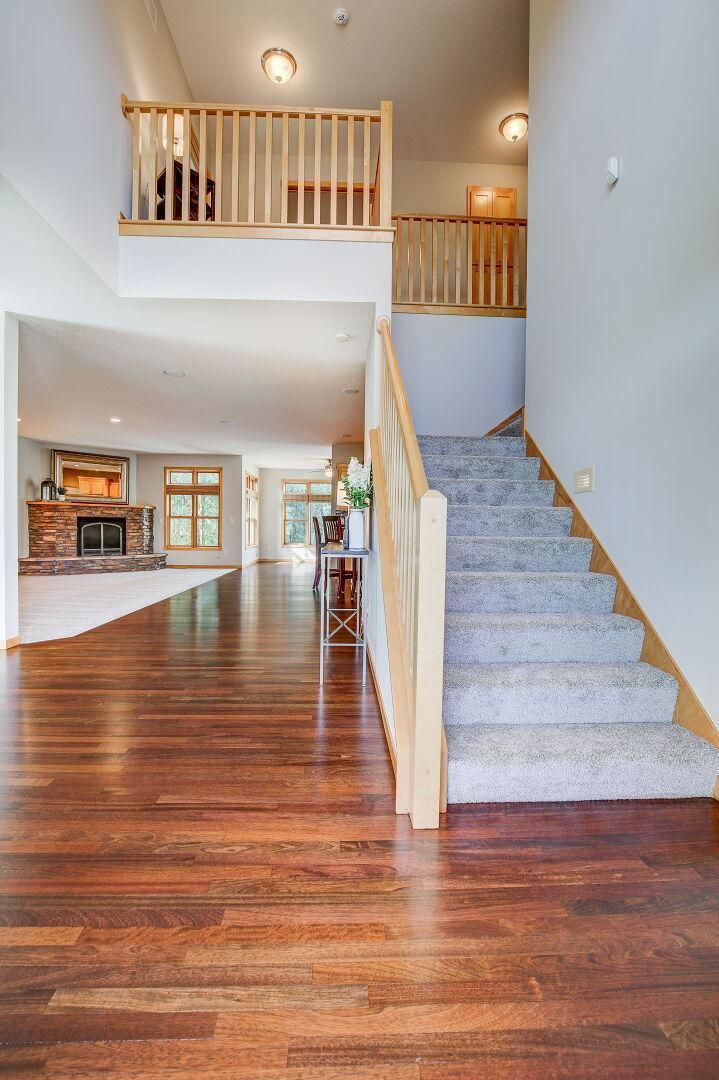 280 Harbor Ln, Shoreview, MN 55126