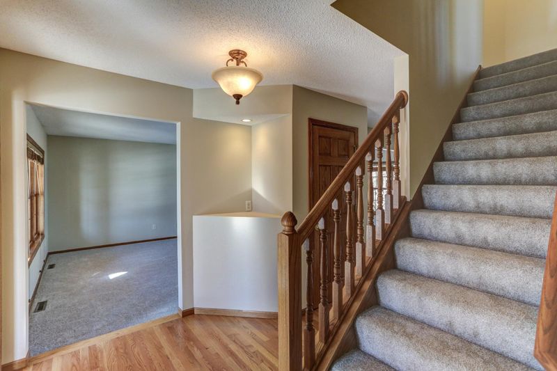 14003 Ridge Point Ct, Savage, MN 55378