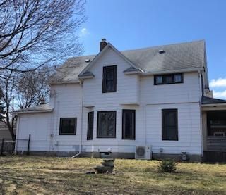 1044 Burns Ave, Saint Paul, MN 55106