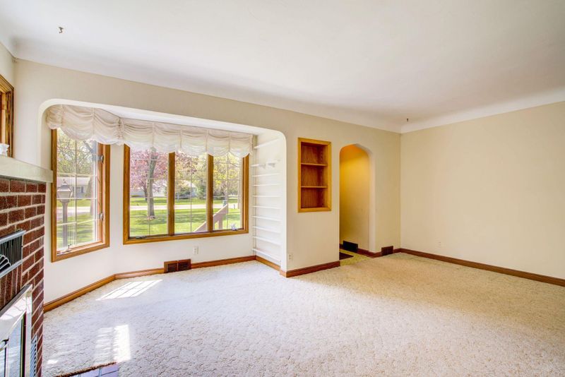 2940 Hamline Ave N, Roseville, MN 55113