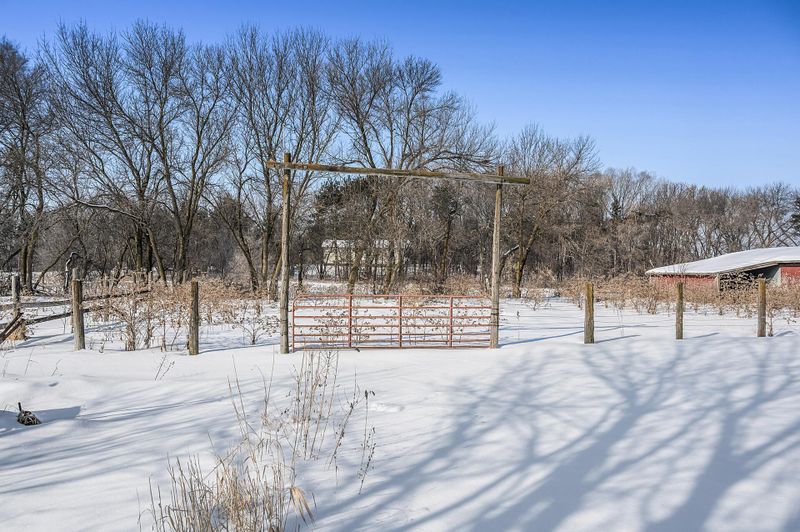 27799 Chippendale Ave, Northfield, MN 55057