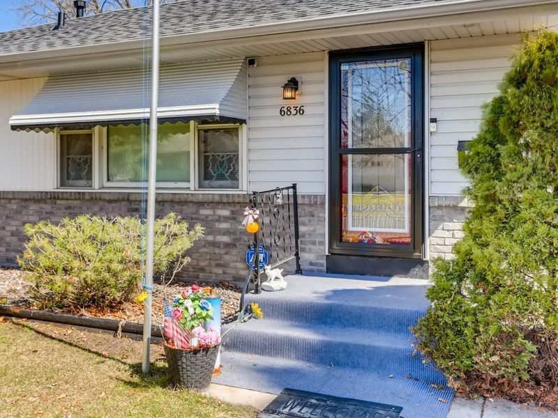 6836 Toledo Ave N, Brooklyn Center, MN 55429