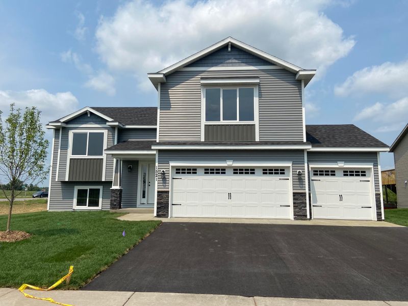 1521 18th St NE, Sauk Rapids, MN 56379
