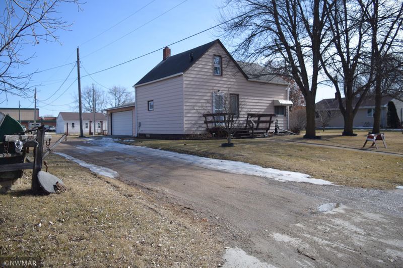 411 Chicago Ave SW, Red Lake Falls, MN 56750