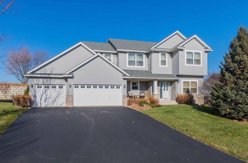 418 Greenway Dr, Delano, MN 55328