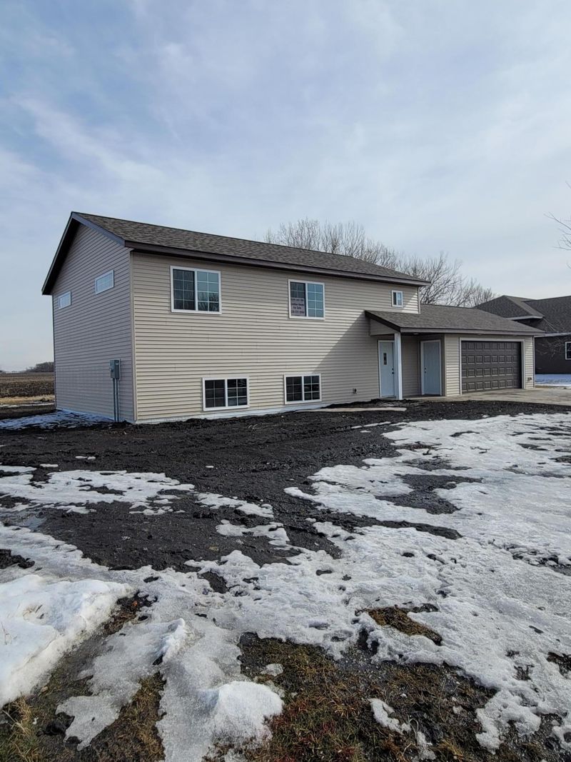 417 S 1 St, Raymond, MN 56282