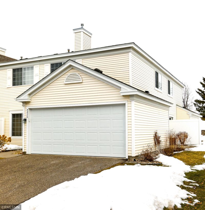 4426 Michael Point Dr #137, Eagan, MN 55122