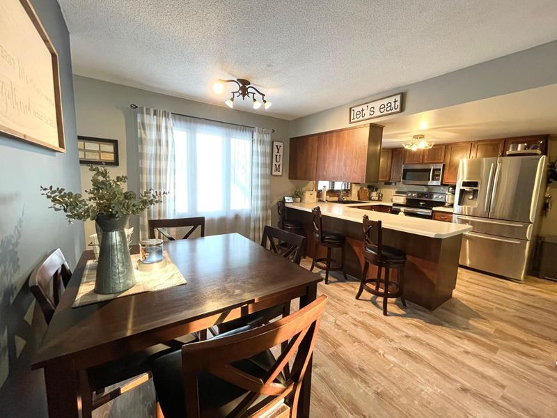 121 N Grove St, Lake Crystal, MN 56055